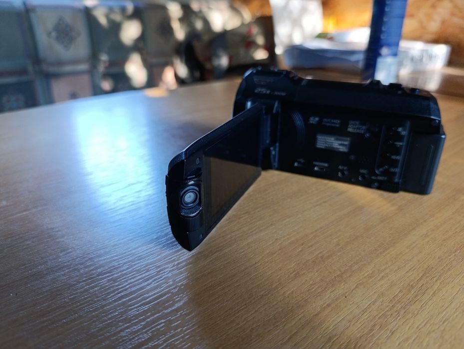 Ocazie !!Vând camera video Panasonic HC-WX970 in stare foarte buna