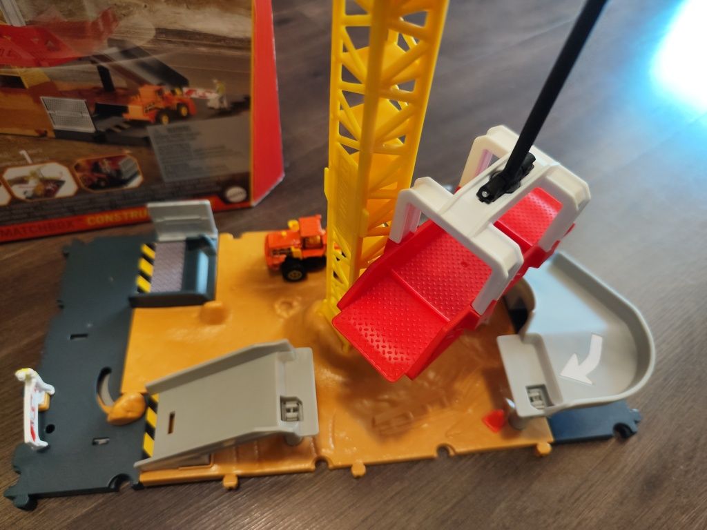 Matchbox строителна площадка с метален багер