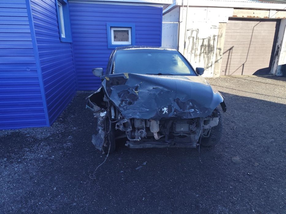 Продам машину Peugeot 301  после дтп, автомат 1.6