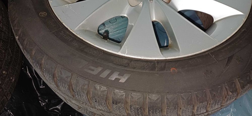 Комплект зимни гуми с джанти 17" за BMW 530, E60