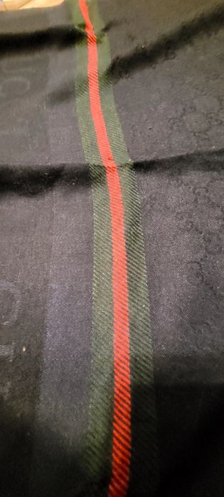 Esarfa Gucci impecabila