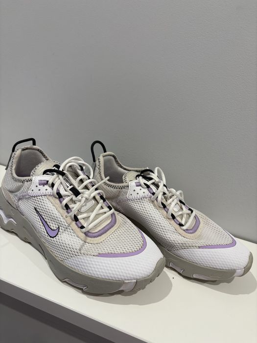 Nike маратонки лилаво