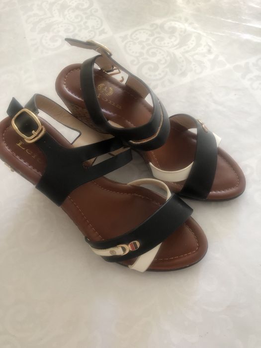 Изящные босоножки 35 размера