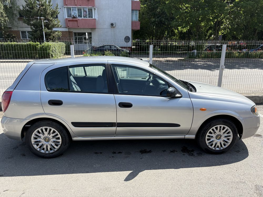 Nissan Almera 2004