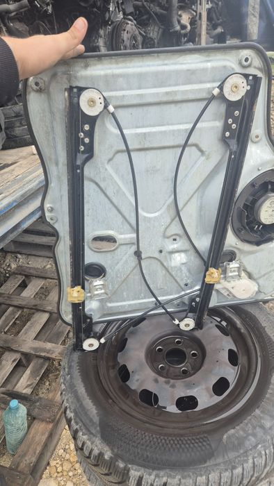 Стъклоповдигач с тава за VW Транспортер Т5 до 2008