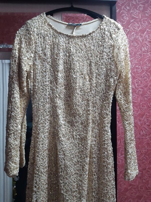 Женское платье продам