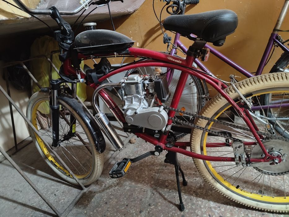Bicicleta cu motor pe benzina 4t 49cc