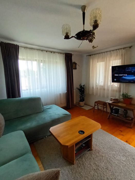 Casa la 6km de Gaesti si 60km de Bucuresti la Autostrada