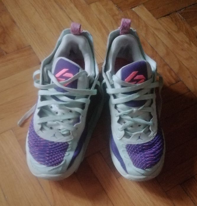 Jordan mărimea 38.5