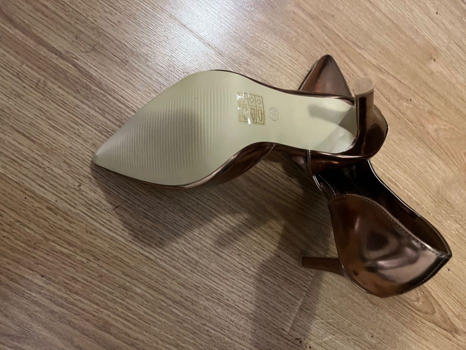 Pantofi stileto aramii noi