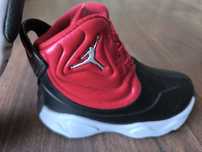 Боти за момче номер 25 Nike Jordan