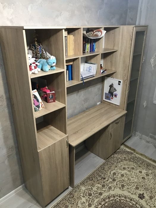 Продам детскую гарнитуру и кровать без матраца