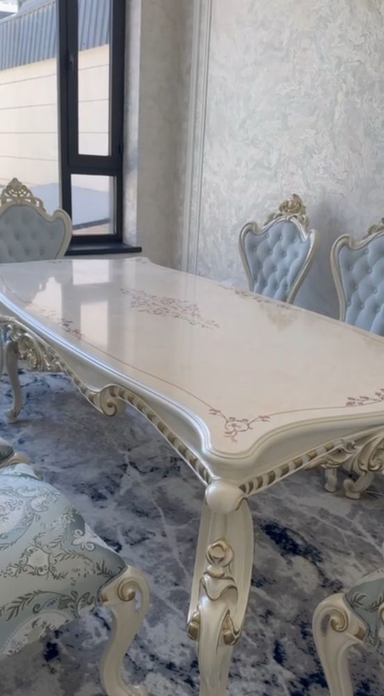 Продам новый стол с 8 стульями (Турция)