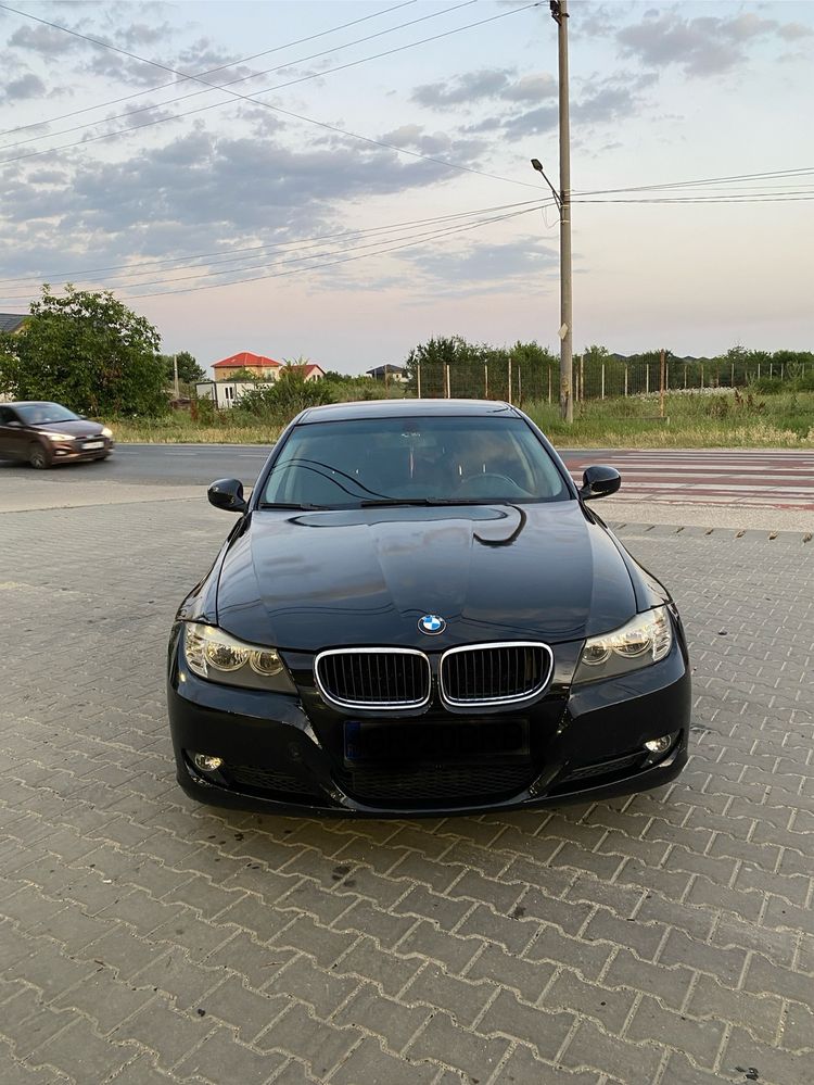Vând BMW seria 3 modelul 318D (E90) de 143 de cai varianta Facelif