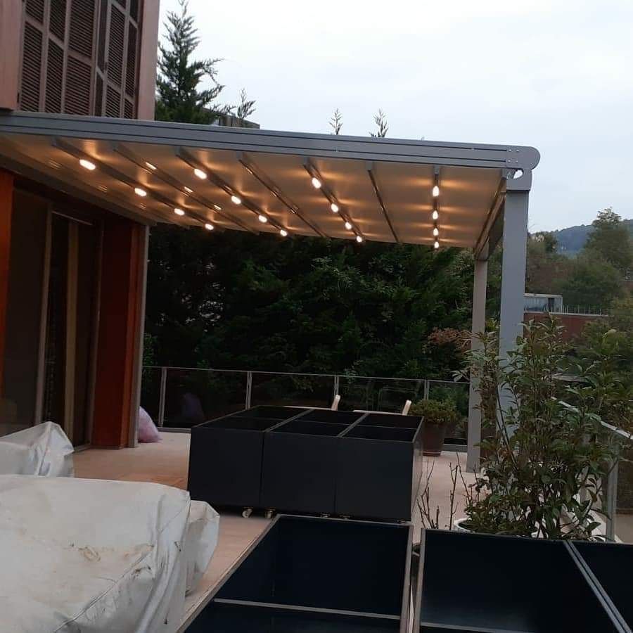 Pergola retractabila