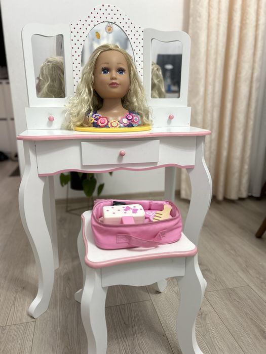 Masuta machiaj fetite si papusa