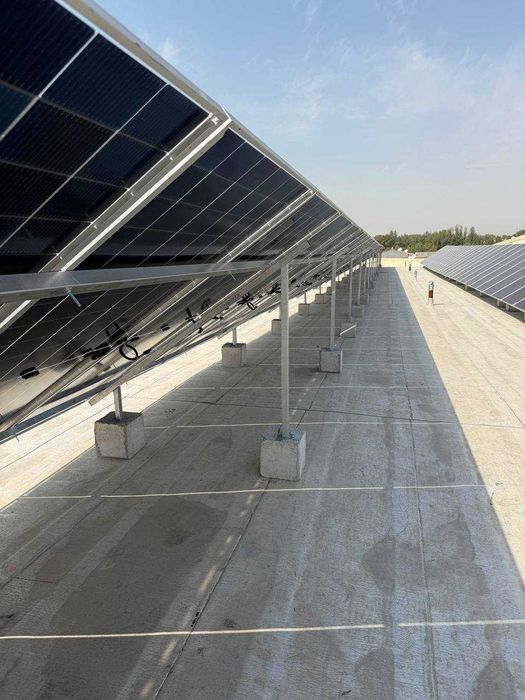 Quyosh panellarini o'rnatish. Установка солнечных панелей.