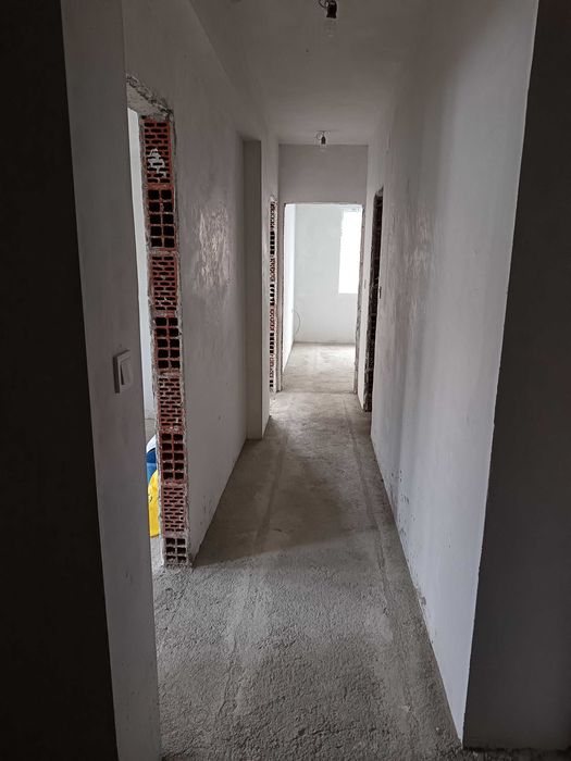 Продава се Тристаен апартамент в София, Лагера - 80 кв.м за 3749 €/кв.м - Снимка #2