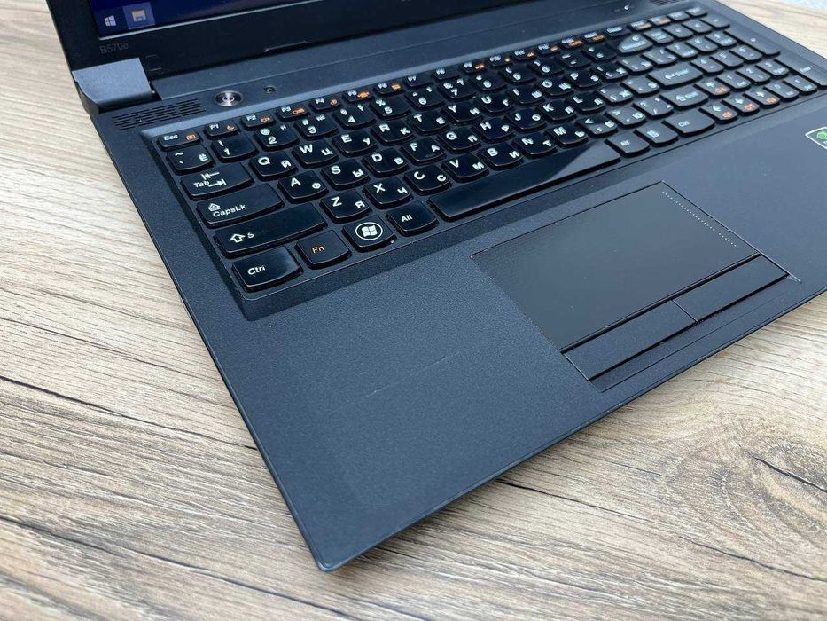 Для офисных работ LENOVO B570e Core i3/ОЗУ 4/SSD 256
