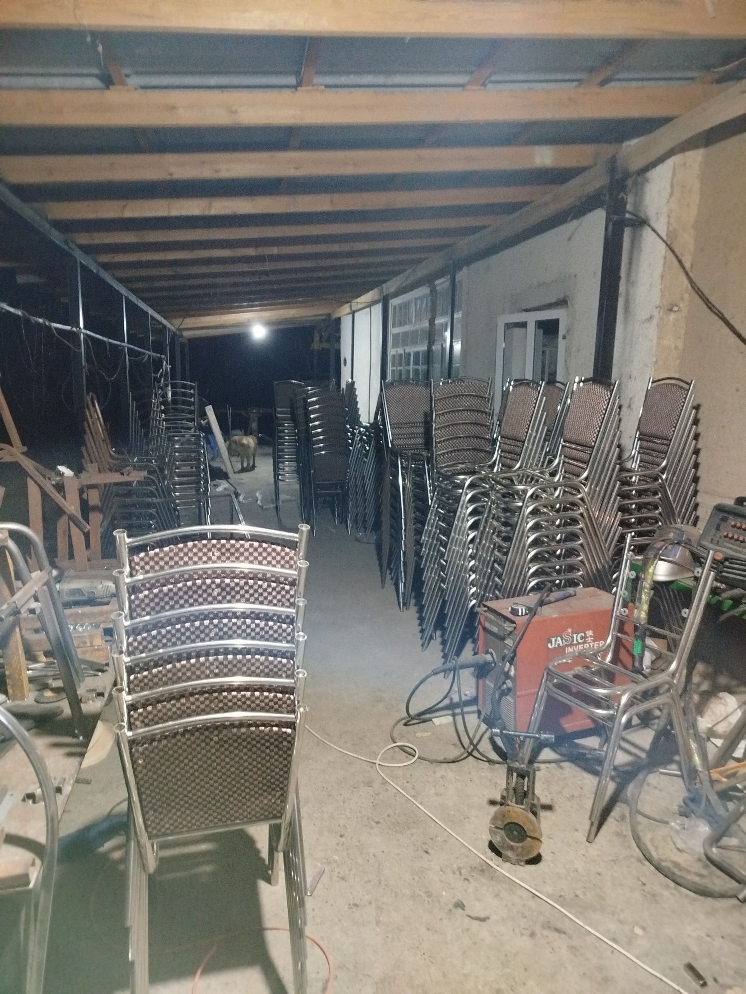 175000- mingdan STOL STUL Nerjaveka