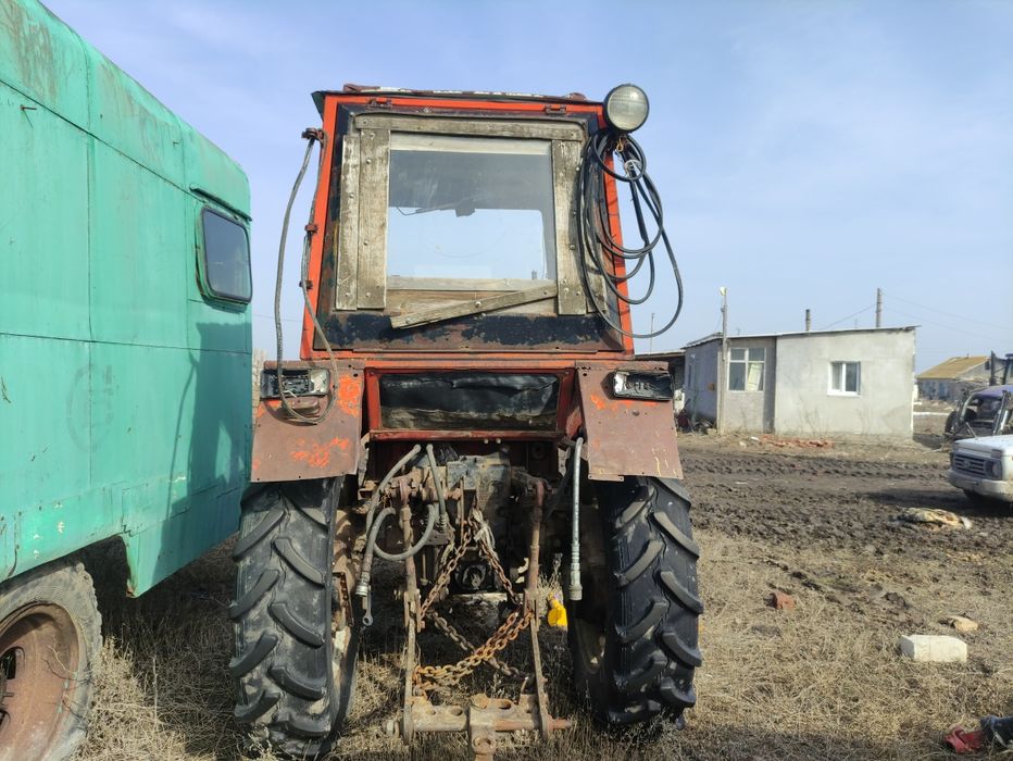 Трактор Т-30 на ходу