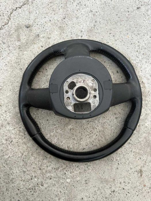 Volan cu comenzi 3 spite si piele perforata audi a4 b8 2010