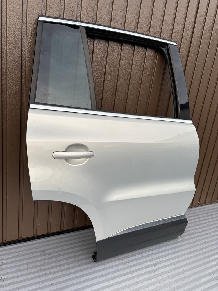 Usa dr spate vw Tiguan 5N Facelift •cod de culoare LR7L•2012-2015
