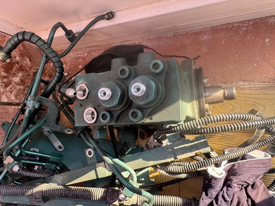 Howo injector va nasosi sotiladi yangi