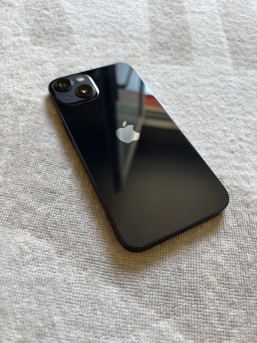 Vând schimb IPhone 13