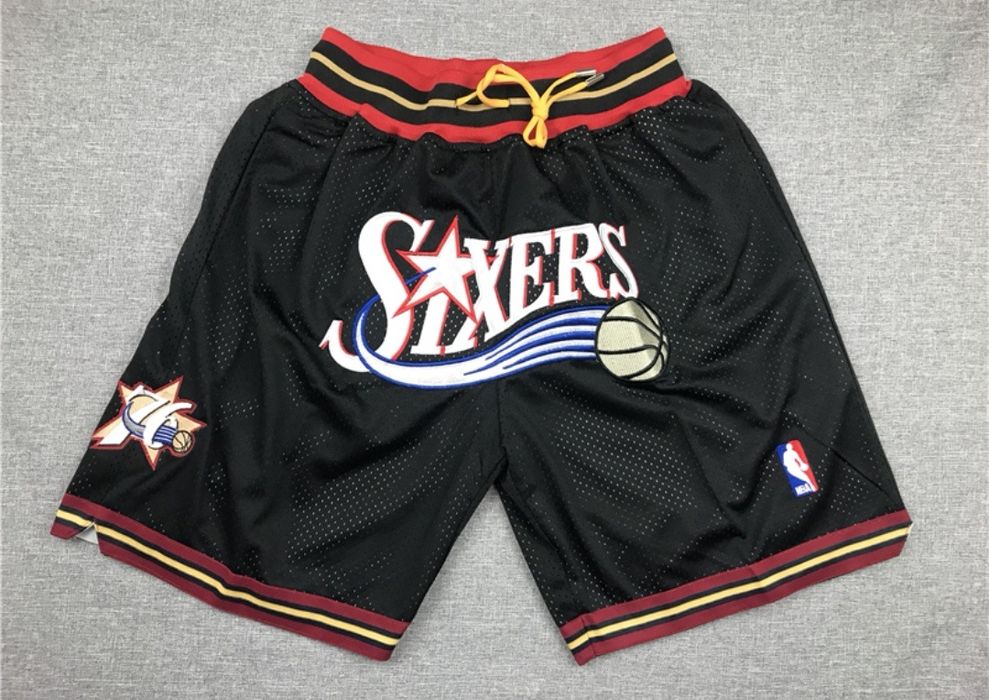 Pantaloni scurți retro NBA
