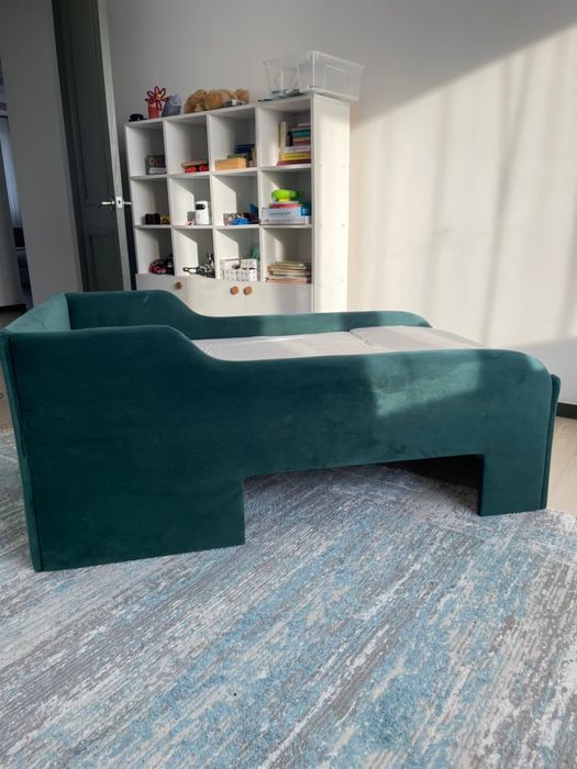 Продам два детских дивана