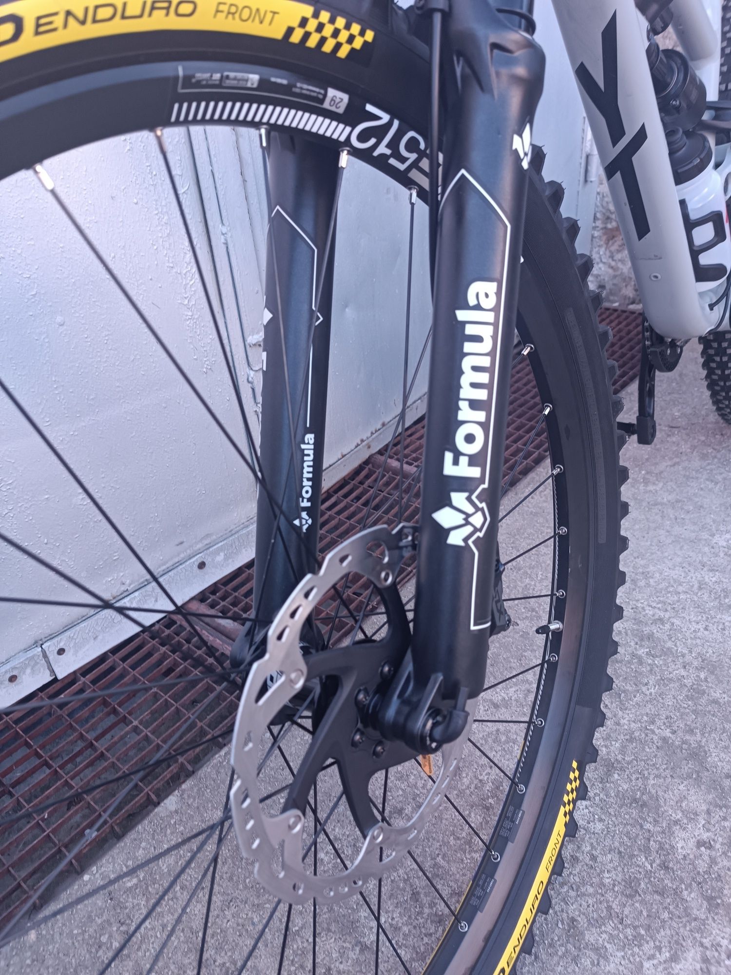 Продавам YT Capra core 2