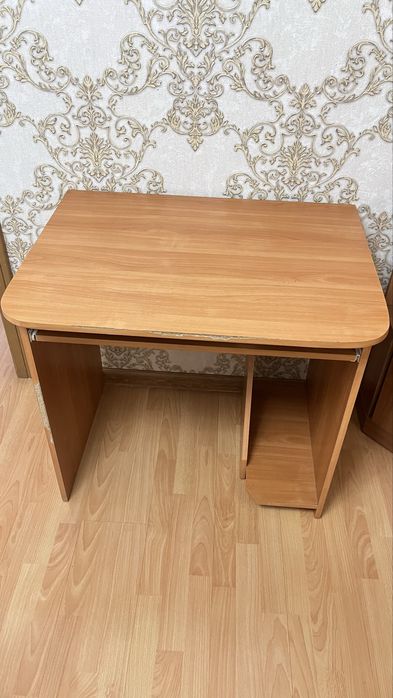 Продам письменный стол!
