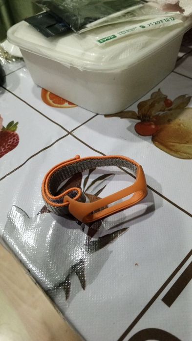 Зарядка и ремешки для mi band 4