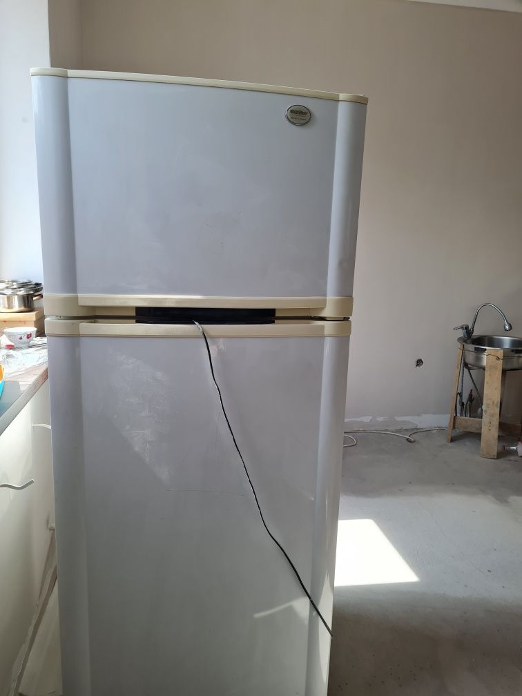 Холодильник Goldstar GR-462CF