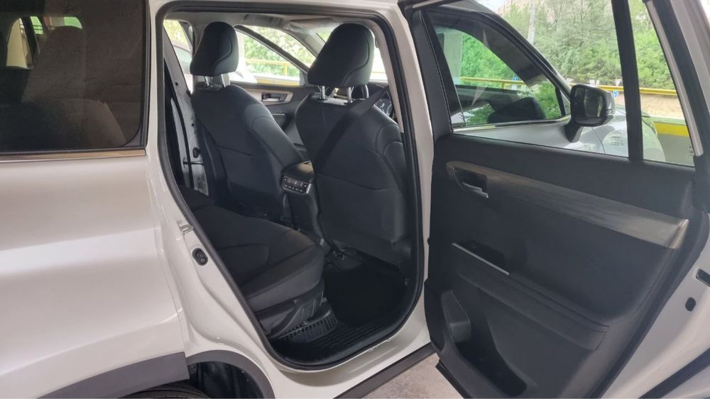 Toyota Highlander 2.5L Hybrid 4WD Euro 6 (2024-yilgi model)