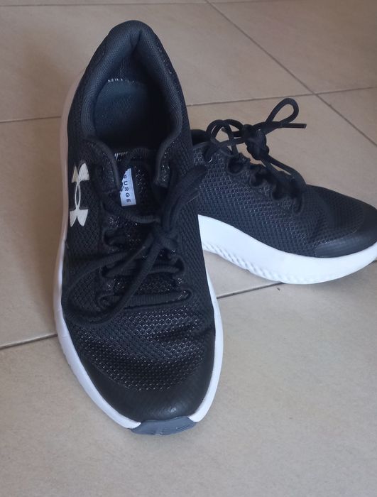Adidași Under Armour