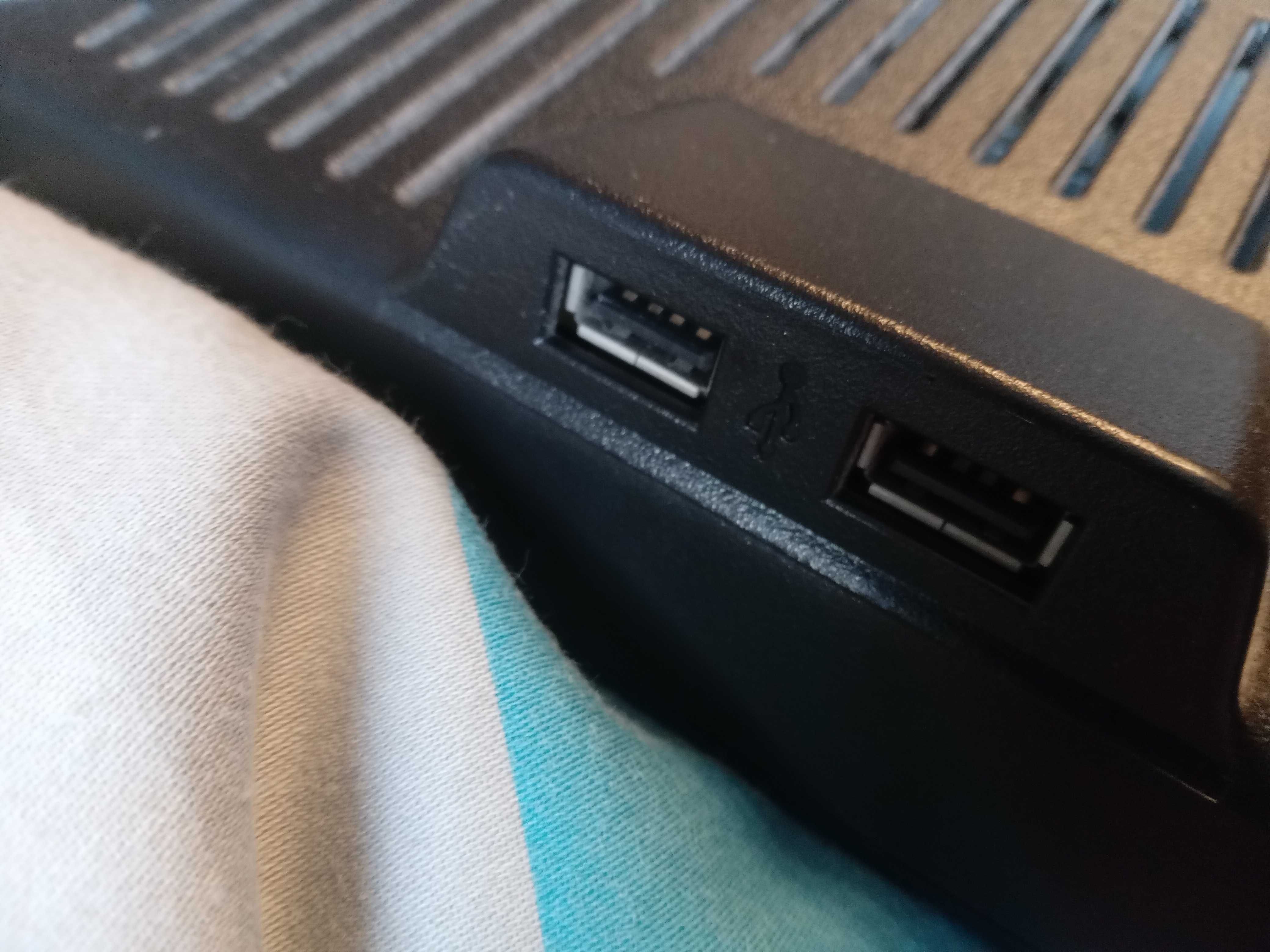 Продавам монитор Dell 2208WFPT