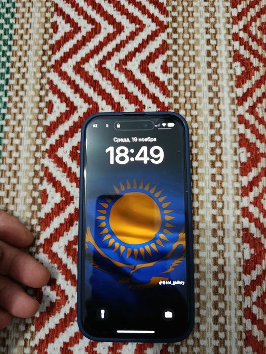 Продам айфон 15 с коробкой и гарантией