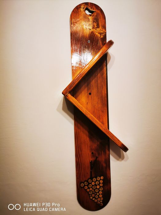 Suport sticle vin perete