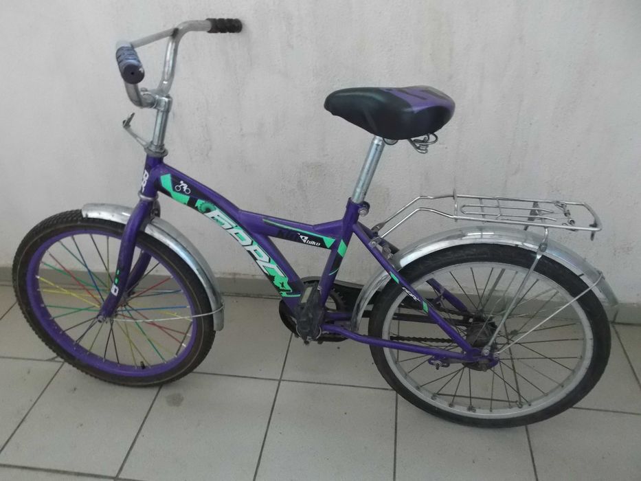 Велосипед до 10 лет . колёса на 20