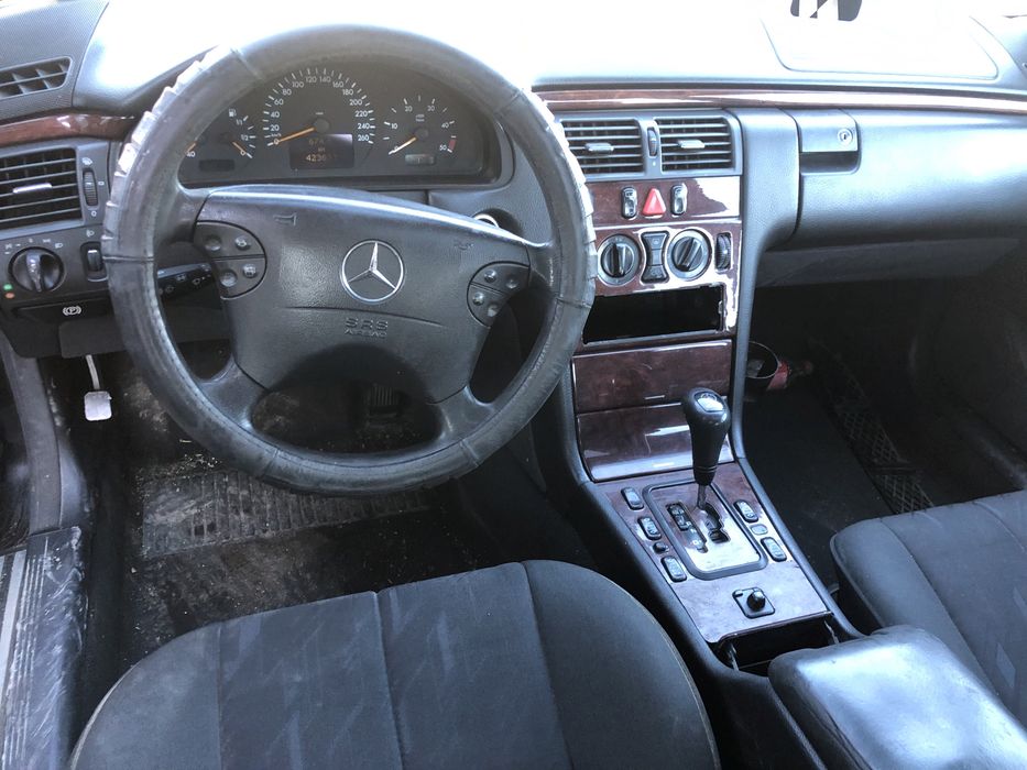 Mercedes S210 на части
