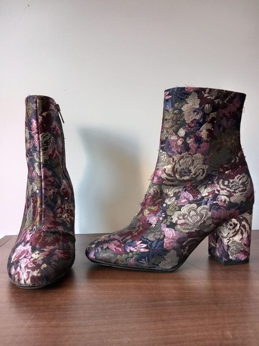 Incaltaminte 36-37, pret 40/150ron.