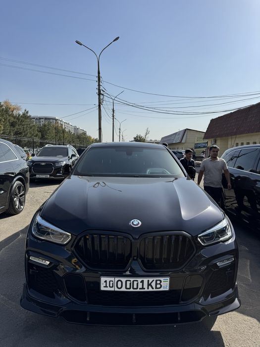 Bmw x6 sotiladi holati idyal kichkna pitnosi bor qolgan joyi toza