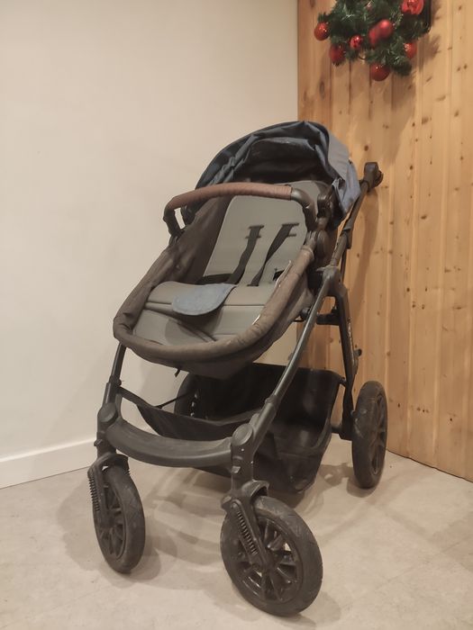 Детская коляска Kinderkraft с детским сидением