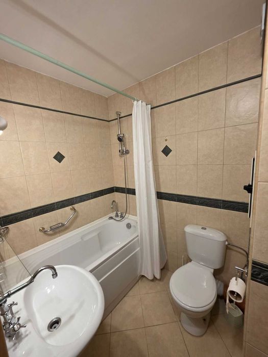 Даваме чудесе 4стаен обзаведен  апартамент в кв. Изток , гр. София