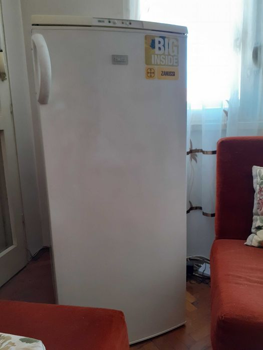 Продавам Фризер ZANUSSI