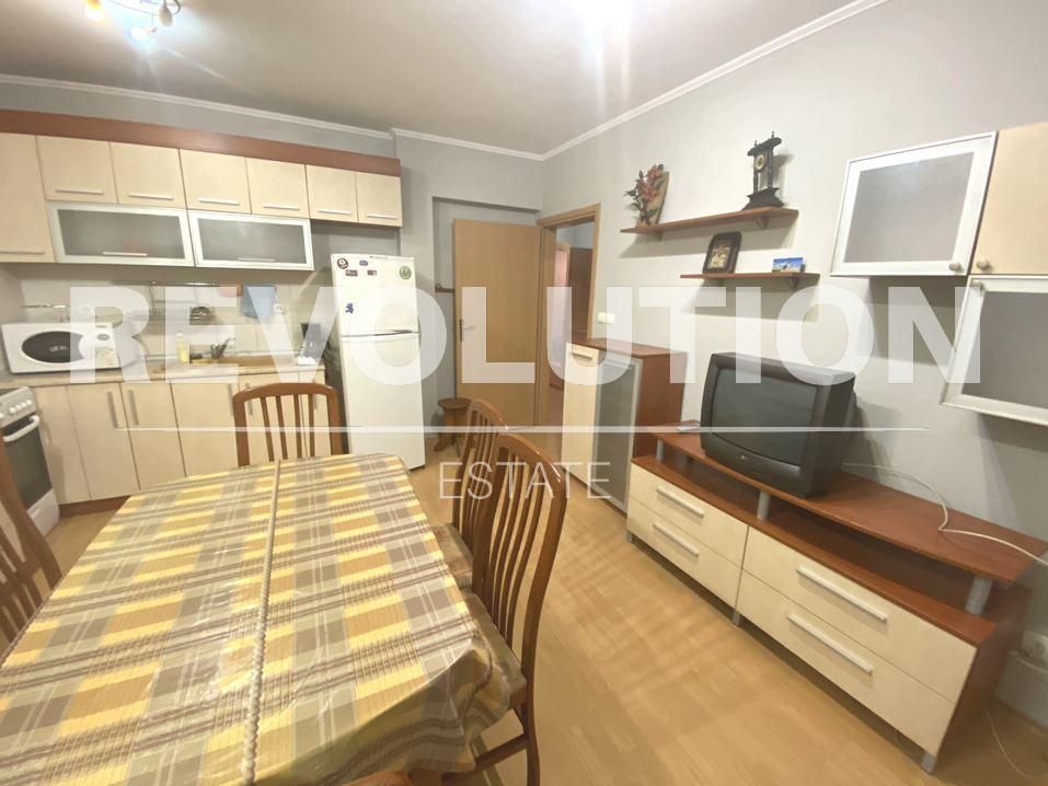 Дава се под наем Тристаен апартамент в Варна, Лятно кино Тракия - 80 кв.м за 450 € - Снимка #1