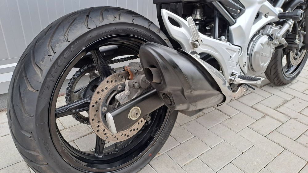 Suzuki sfv650 Gladius 2010