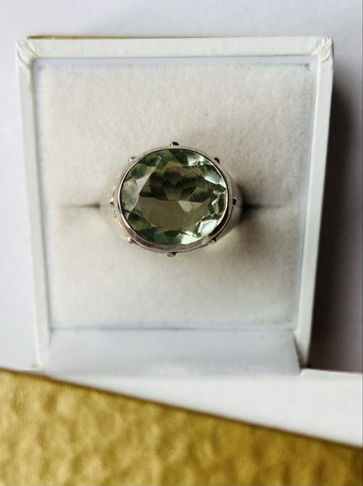 Inel din argint cu ametist verde